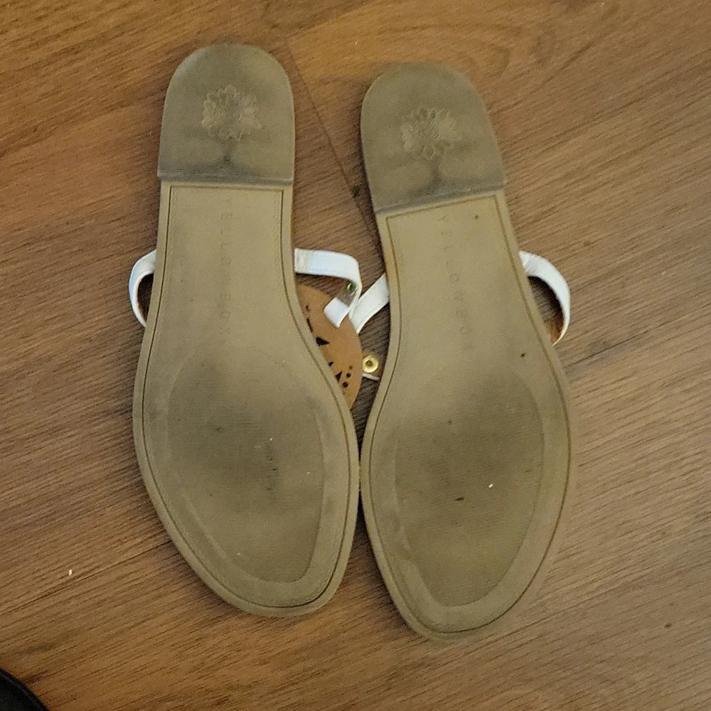 YELLOWBOX ROMONA white with gold beaded sandals slides rubber soles SZ 8 EUC… - Picture 4 of 7